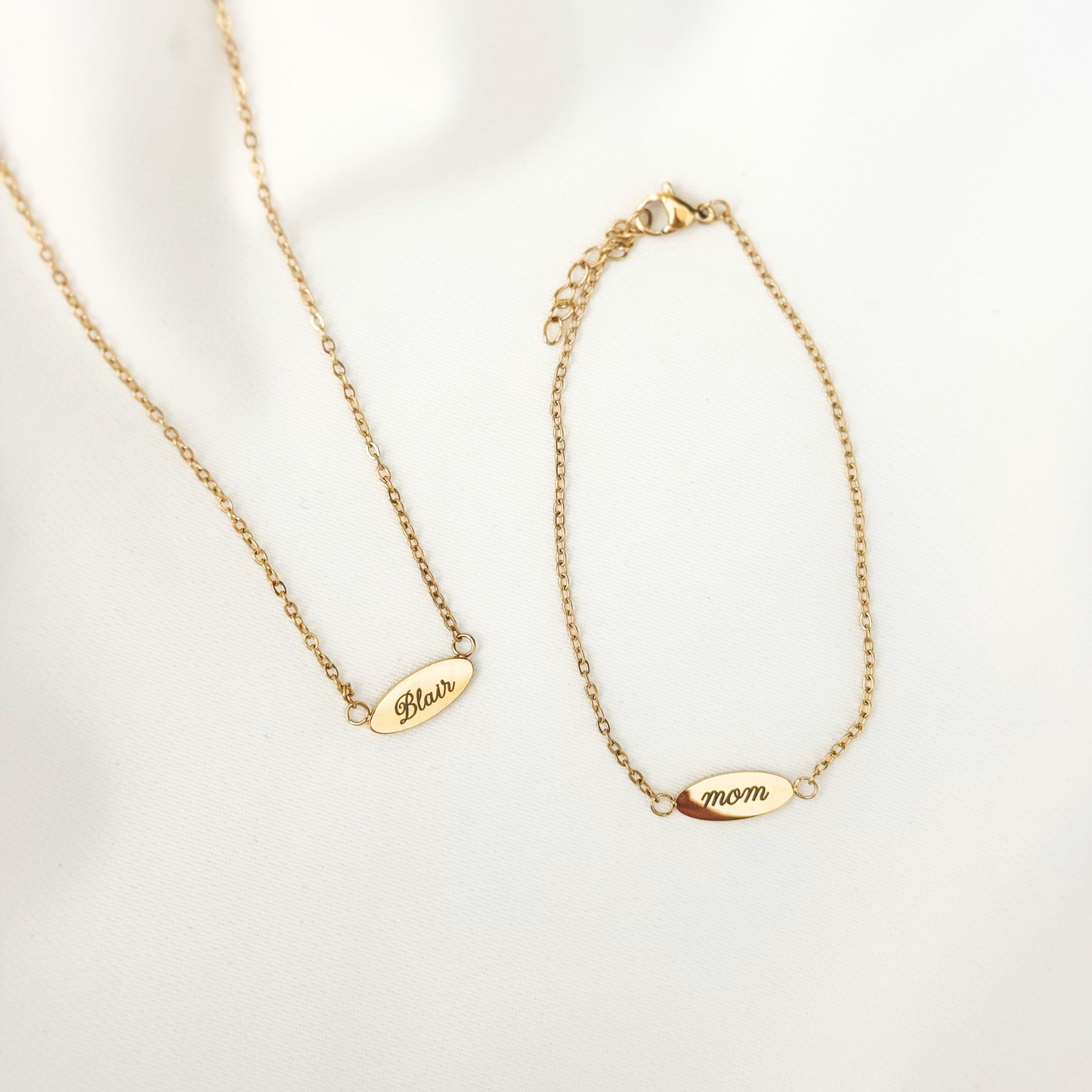 18K Gold Oval Bracelet (Engravable)